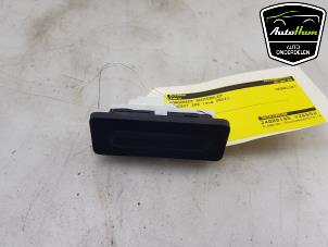 Used Tailgate handle Peugeot 208 II (UB/UH/UP) 1.2 Vti 12V PureTech 75 Price € 20,00 Margin scheme offered by AutoHam