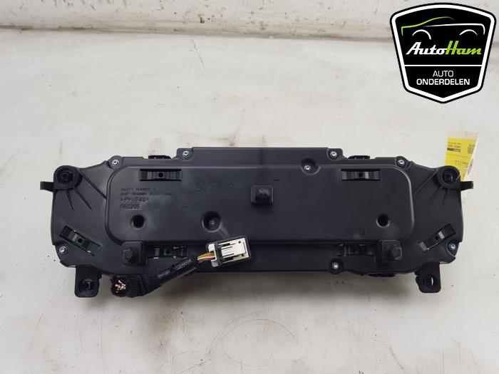 Instrument panel from a Peugeot 208 II (UB/UH/UP) 1.2 Vti 12V PureTech 75 2022