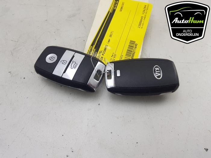 Używane Klucz Kia Picanto (JA) 1.2 CVVT 16V Cena € 60,00 Procedura marży oferowane przez AutoHam