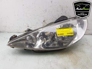 Used Headlight, left Peugeot 206 SW (2E/K) 1.4 16V Price € 50,00 Margin scheme offered by AutoHam
