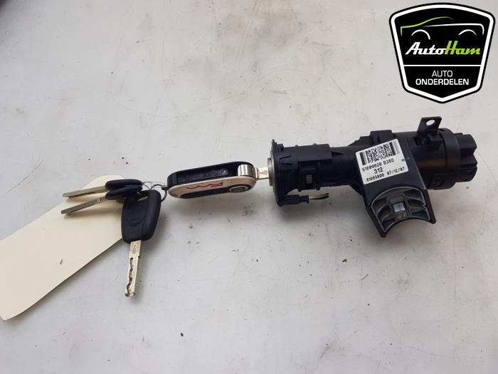 Ignition lock + key Fiat 500 1.2 69 - 51800628 - AutoHam
