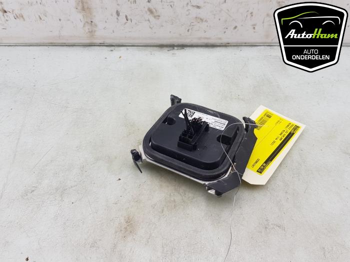 Używane Modułowy reflektor LED Renault Megane IV Estate (RFBK) 1.3 TCE 160 16V Cena € 50,00 Procedura marży oferowane przez AutoHam