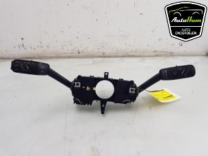 Usagé Commutateur combi colonne de direction Seat Ibiza V (KJB) 1.0 TSI 12V Prix € 50,00 Règlement à la marge proposé par AutoHam