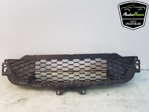 Begagnade Stötfångargrill Iveco New Daily VI 33S13, 35C13, 35S13 Pris € 30,00 Marginaltabell erbjuds av AutoHam