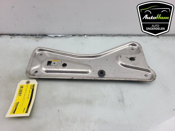 Begagnade Underram Porsche Taycan (Y1A) 4S Pris € 30,00 Marginaltabell erbjuds av AutoHam