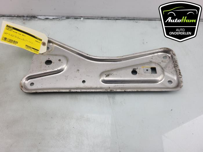 Begagnade Underram Porsche Taycan (Y1A) 4S Pris € 25,00 Marginaltabell erbjuds av AutoHam