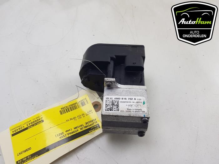 Gebrauchte Ventilblock hydraulisch Porsche Taycan (Y1A) 4S Preis € 75,00 Margenregelung angeboten von AutoHam