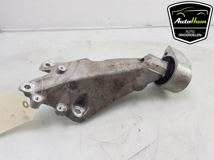 Usagé Support moteur Porsche Taycan (Y1A) 4S Prix € 75,00 Règlement à la marge proposé par AutoHam