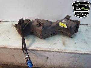 Usados Depósito Adblue Ford Transit Connect (PJ2) 1.5 EcoBlue Precio € 195,00 Norma de margen ofrecido por AutoHam
