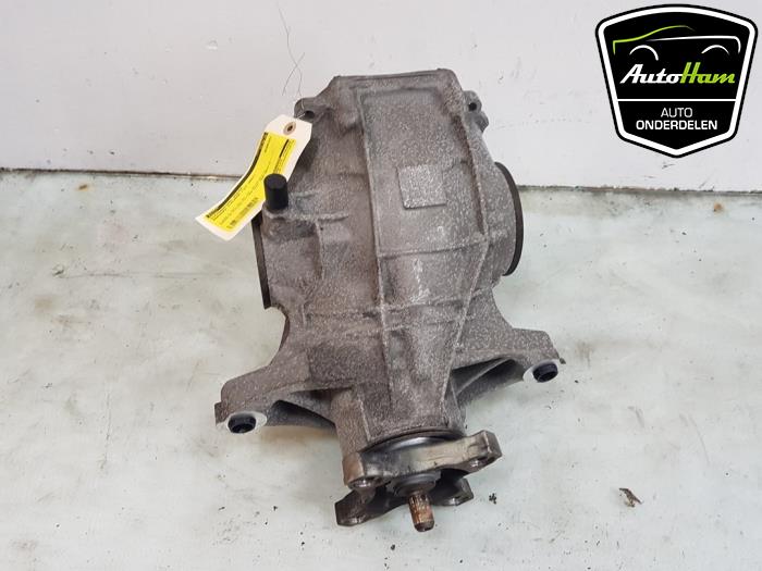 Differential hinten van een Mercedes-Benz C (W206) C-300 2.0 EQ Boost Turbo 2021