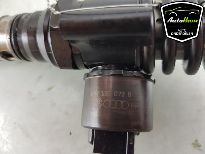 Injector (diesel) Volkswagen Golf V 2.0 TDI 16V - 03G130073B BKD VW-AG