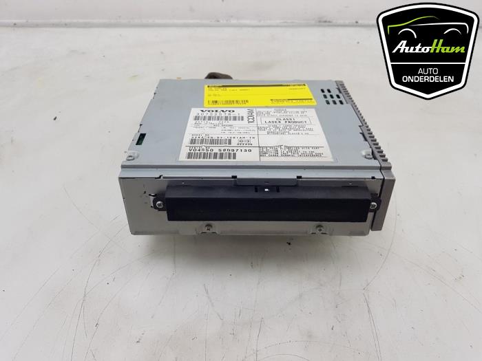Używane Odtwarzacz CD Volvo V50 (MW) 2.4 20V Cena € 25,00 Procedura marży oferowane przez AutoHam