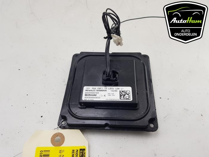 Używane Modułowy reflektor LED Renault Captur I (2R) 1.3 TCE 150 16V Cena € 45,00 Procedura marży oferowane przez AutoHam