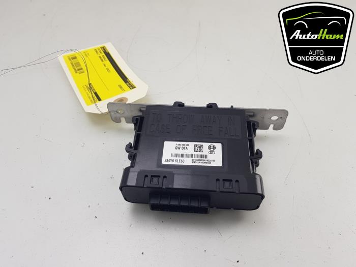 Używane Modul gateway Renault Arkana (RJLL) 1.6 E-Tech 145 16V Cena € 100,00 Procedura marży oferowane przez AutoHam