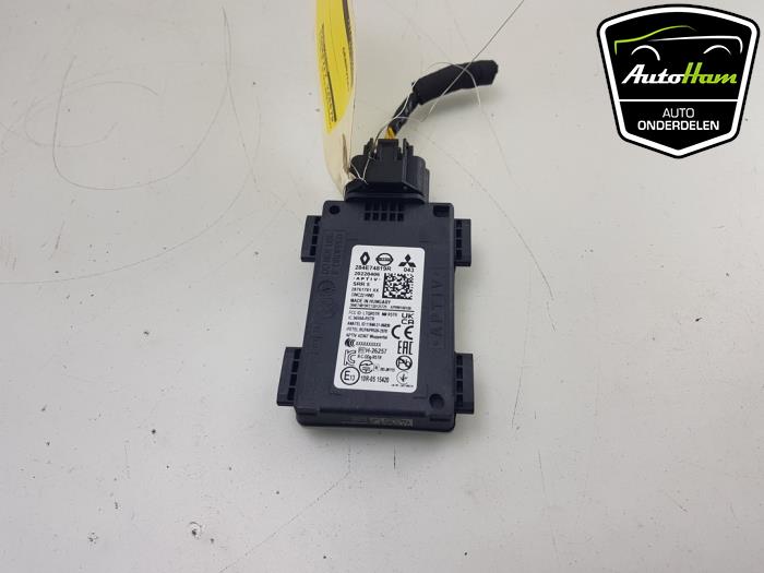 Begagnade Dödvinkelsensor Renault Arkana (RJLL) 1.6 E-Tech 145 16V Pris € 150,00 Marginaltabell erbjuds av AutoHam
