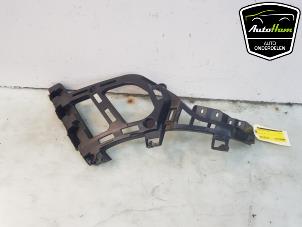 Usados Soporte de parachoques izquierda detrás Peugeot 3008 II (M4/MC/MJ/MR) 1.2 12V e-THP PureTech 130 Precio € 20,00 Norma de margen ofrecido por AutoHam