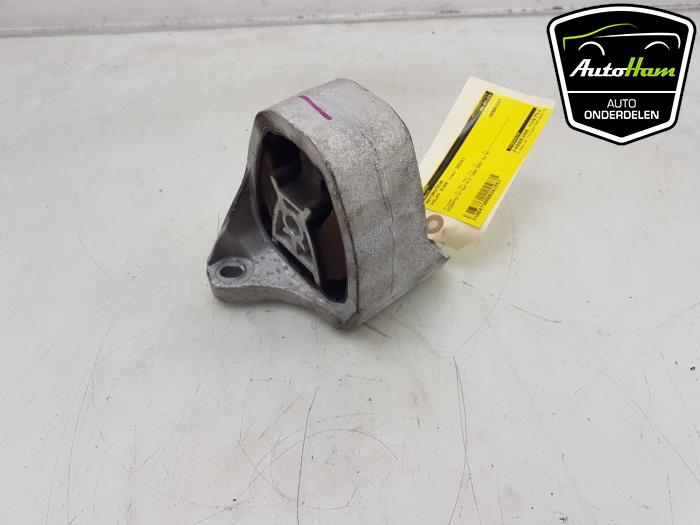 Used Engine mount Volvo XC60 II (UZ) 2.0 T6 16V Recharge, Twin Engine AWD Price € 25,00 Margin scheme offered by AutoHam