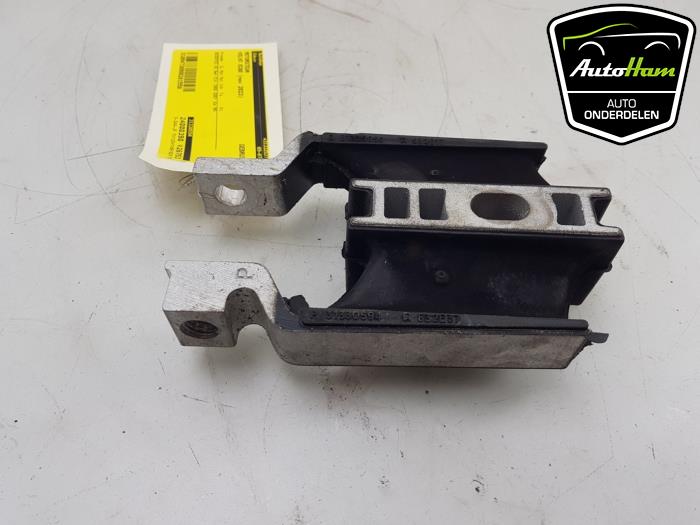 Used Engine mount Volvo XC60 II (UZ) 2.0 T6 16V Recharge, Twin Engine AWD Price € 20,00 Margin scheme offered by AutoHam