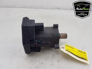 Usagé Pompe de direction Volvo XC60 II (UZ) 2.0 T6 16V Recharge, Twin Engine AWD Prix € 125,00 Règlement à la marge proposé par AutoHam