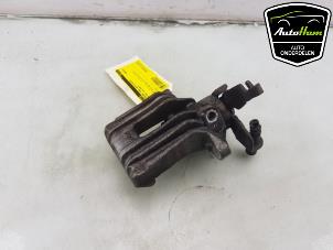Usagé Etrier de frein (pince) arrière droit Volkswagen Polo VI (AW1) 1.0 TSI 12V Prix € 40,00 Règlement à la marge proposé par AutoHam