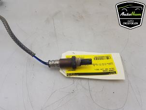 Lambda probe from a Volvo V60 II (ZW) 2.0 T6 16V Twin Engine 2021