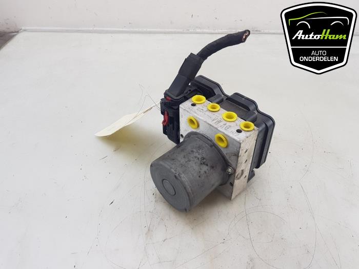 Used ABS pump Skoda Kamiq 1.0 TSI 12V Price € 60,00 Margin scheme offered by AutoHam