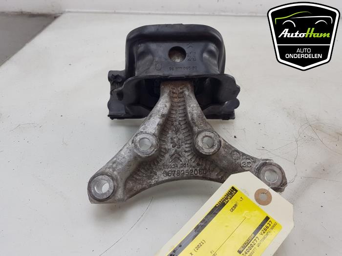 Used Engine mount Opel Crossland (X) 1.2 Turbo 12V Euro 6 Price € 25,00 Margin scheme offered by AutoHam