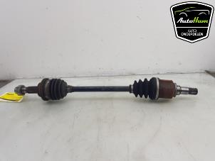 Usagé Arbre de transmission avant gauche Opel Karl 1.0 12V Prix € 40,00 Règlement à la marge proposé par AutoHam