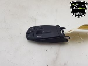 Usados Mando de radio volante Seat Ibiza IV (6J5) 1.2 TDI Ecomotive Precio € 15,00 Norma de margen ofrecido por AutoHam