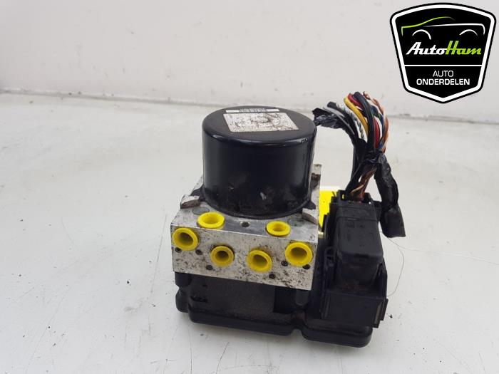 Begagnade ABS-pump Ford Focus 3 Wagon 1.6 SCTi 16V Pris € 70,00 Marginaltabell erbjuds av AutoHam