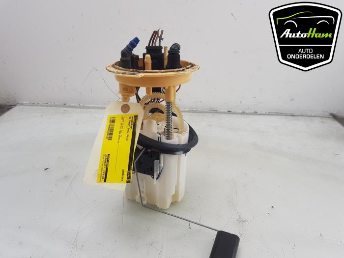 Usagé Pompe à carburant Volkswagen Caddy Cargo V (SBA/SBH) 2.0 TDI BlueMotionTechnology Prix € 75,00 Règlement à la marge proposé par AutoHam