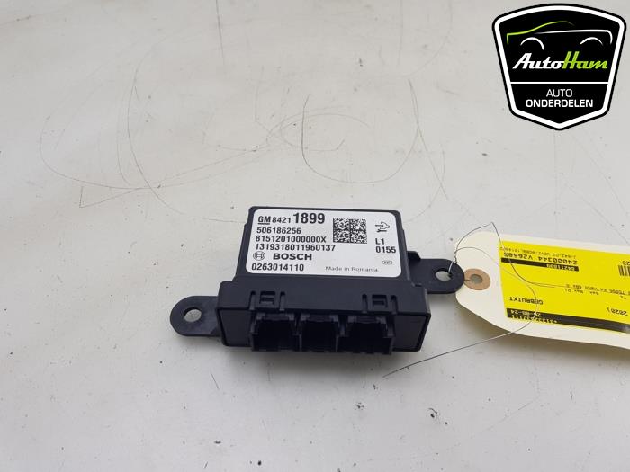 Begagnade PDC-modul Opel Insignia Sports Tourer 1.5 Turbo 16V 165 Pris € 40,00 Marginaltabell erbjuds av AutoHam