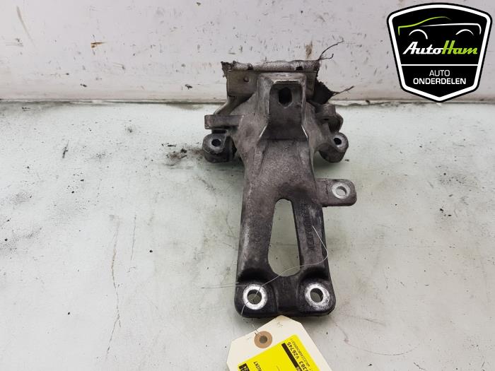 Used Engine mount Audi A7 Sportback (4GA/4GF) 3.0 TDI V6 24V Quattro Price € 20,00 Margin scheme offered by AutoHam