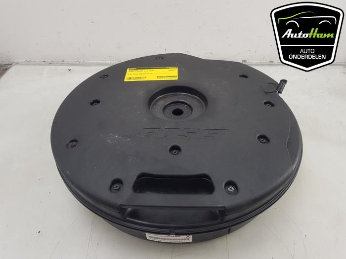 Używane Subwoofer Renault Megane IV (RFBB) 1.2 Energy TCE 100 Cena € 90,75 Z VAT oferowane przez AutoHam