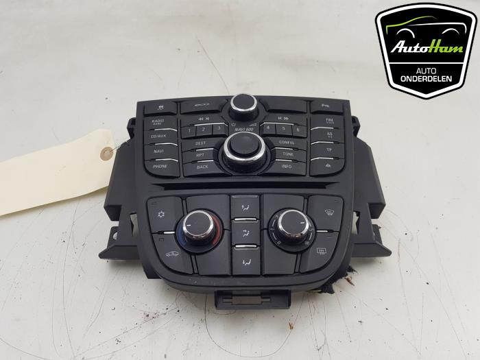 Używane Panel obslugi radia Opel Astra J Sports Tourer (PD8/PE8/PF8) 1.4 Turbo 16V Cena € 75,00 Procedura marży oferowane przez AutoHam