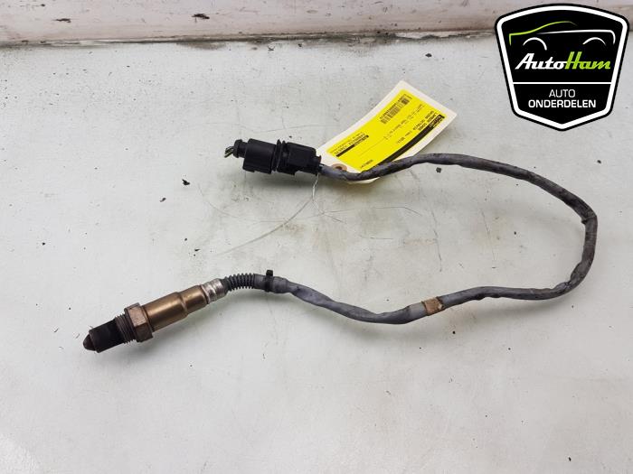 Lambda probe from a Skoda Octavia Combi (5EAC) 2.0 TDI GreenTec 16V 2013