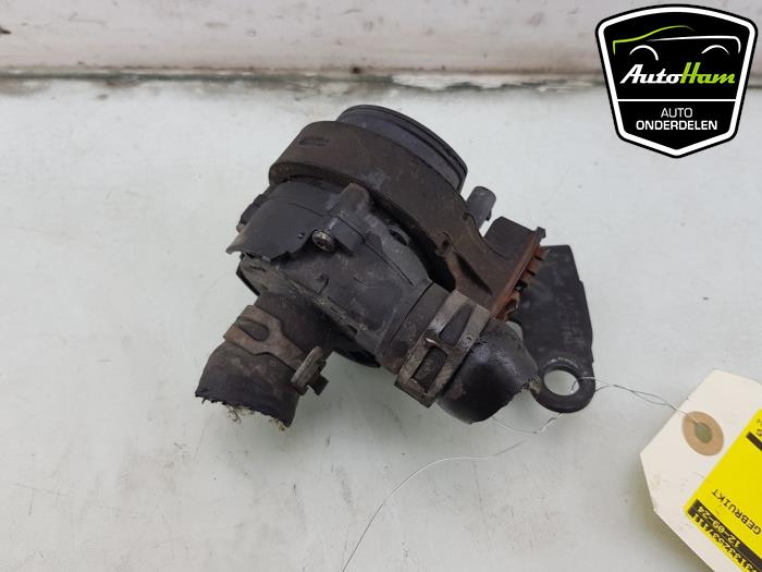 Begagnade Vattenpump Skoda Octavia Combi (5EAC) 2.0 TDI GreenTec 16V Pris € 20,00 Marginaltabell erbjuds av AutoHam