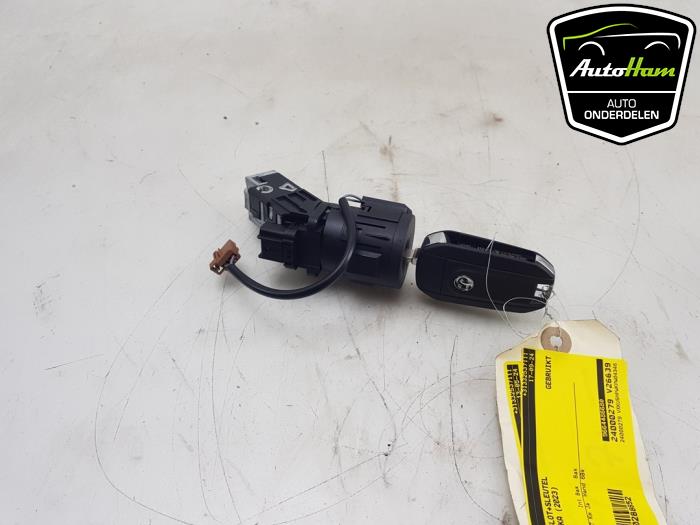 Używane Stacyjka + Kluczyk Opel Mokka 1.2 Turbo 12V Cena € 25,00 Procedura marży oferowane przez AutoHam