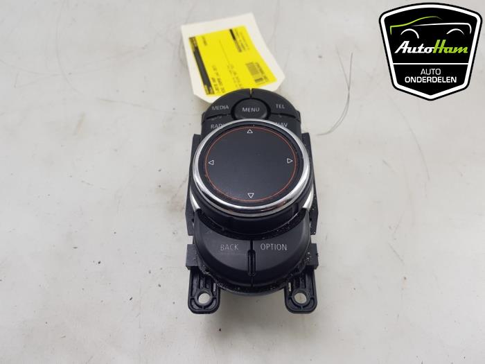 Używane Przycisk I-Drive Mini Mini (F55) 1.2 12V One Cena € 100,00 Procedura marży oferowane przez AutoHam