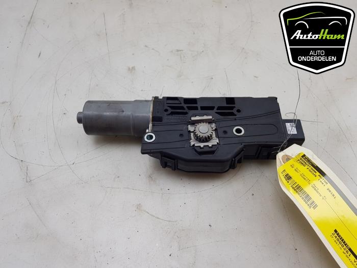 Używane Silnik szyberdachu Ford Focus 4 Wagon 1.0 Ti-VCT EcoBoost 12V 125 Cena € 75,00 Procedura marży oferowane przez AutoHam