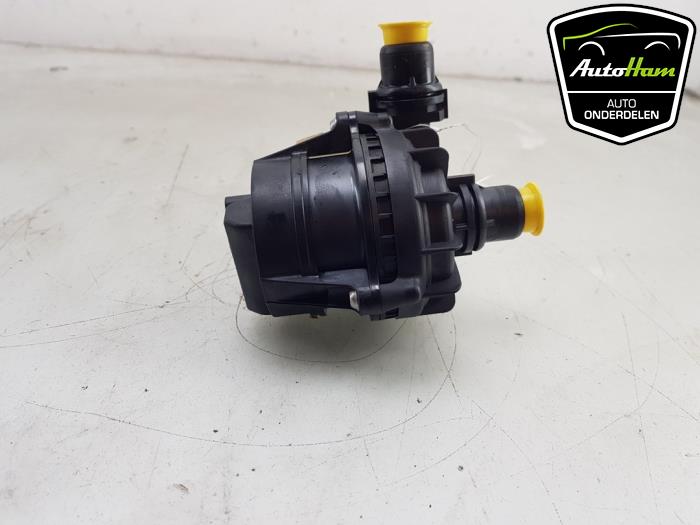 Begagnade Extra vattenpump Landrover Range Rover V (LK) 3.0 V6 P510e Pris € 50,00 Marginaltabell erbjuds av AutoHam