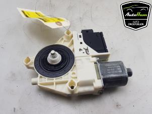 Usados Motor de ventanilla de puerta Jeep Renegade (BU) 1.4 Multi Air 16V Precio € 50,00 Norma de margen ofrecido por AutoHam