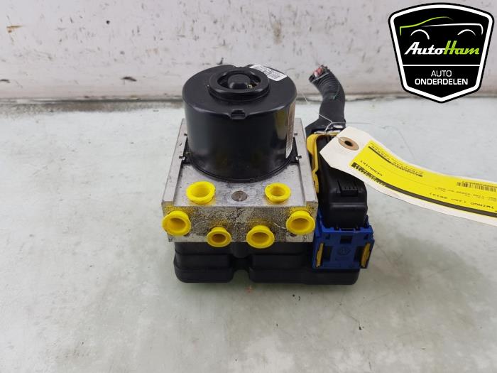 Used ABS pump Renault Twingo II (CN) 1.2 16V Price € 75,00 Margin scheme offered by AutoHam