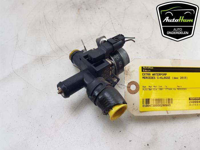 Begagnade Extra vattenpump Mercedes C (W205) C-350 e 2.0 16V Pris € 40,00 Marginaltabell erbjuds av AutoHam