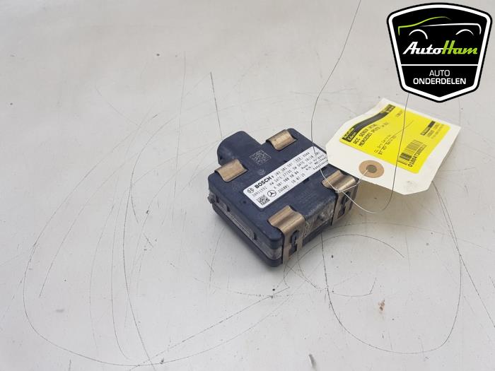 Begagnade Dödvinkelsensor Mercedes Sprinter 5t (907.6) 519 CDI 3.0 V6 24V RWD Pris € 181,50 Inklusive moms erbjuds av AutoHam