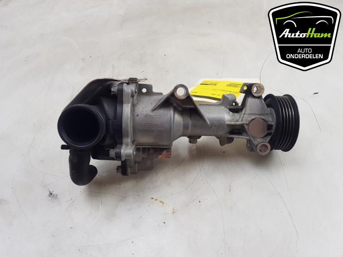 Begagnade Vattenpump Mercedes CLA (117.3) 1.6 CLA-180 16V Pris € 95,00 Marginaltabell erbjuds av AutoHam