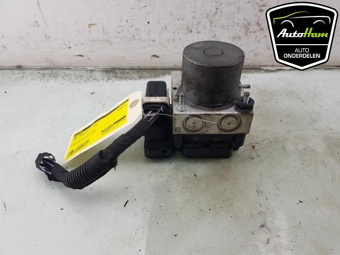 Używane Pompa ABS Opel Crossland (X) 1.2 Turbo 12V Cena € 95,00 Procedura marży oferowane przez AutoHam