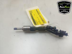 Usados Inyector (inyección de gasolina) Volvo V40 (MV) 1.6 T3 GTDi 16V Precio € 25,00 Norma de margen ofrecido por AutoHam