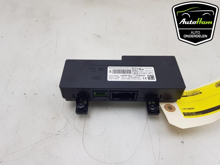 Begagnade Telefonmodul Peugeot 5008 II (M4/MC/MJ/MR) 1.2 12V e-THP PureTech 130 Pris € 40,00 Marginaltabell erbjuds av AutoHam