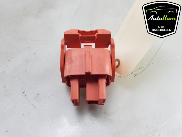 Używane Pyrofuse Volvo V60 II (ZW) 2.0 T6 16V Twin Engine Cena € 95,00 Procedura marży oferowane przez AutoHam